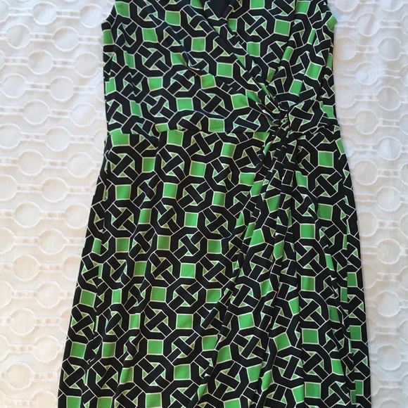Maggy London size 6 - black and green dress - Picture 7 of 7